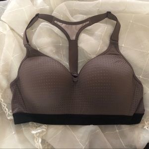 Victoria’s Secret 34B Sports Bra
